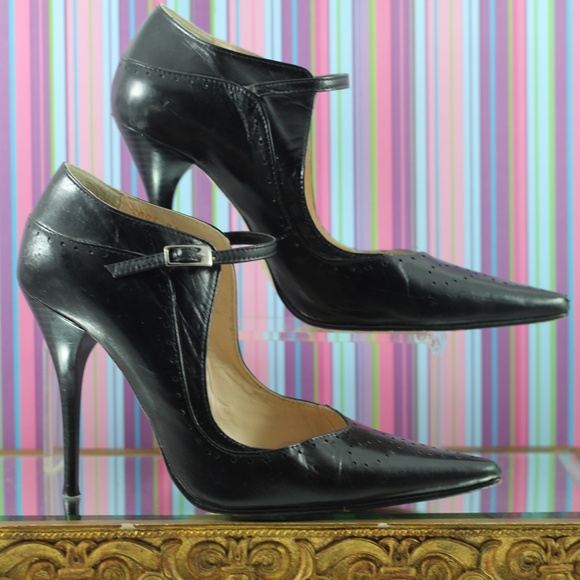 Bandolino Black Leather Heels - Picture 1 of 16